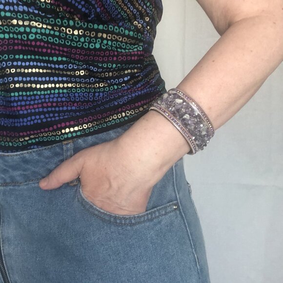 Natural Amethyst Chips Rhinestones Suede Leather Magnetic Clasp Bracelet - Picture 8 of 15